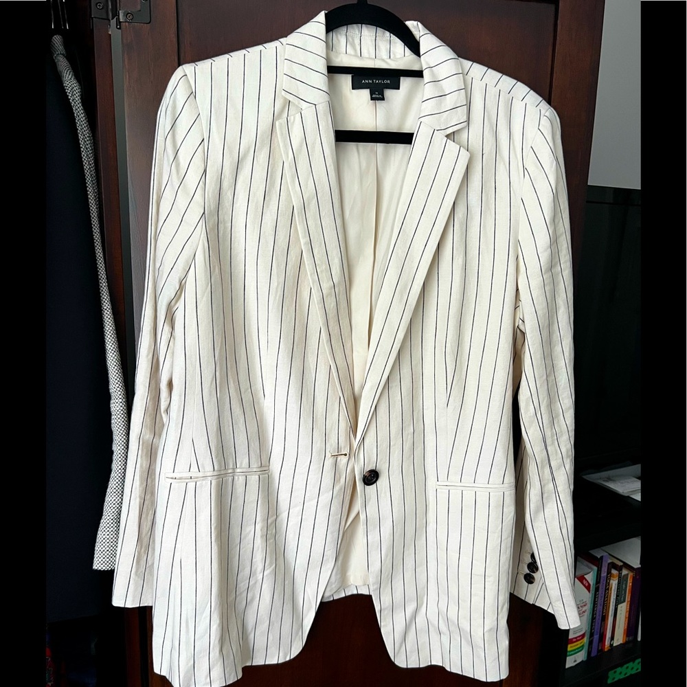 Ann Taylor linen blend blazer